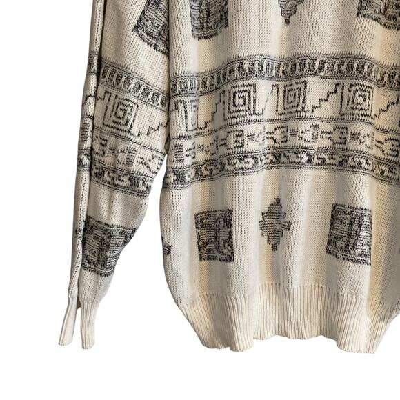 Vintage White Gray Pullover Abstract Grecian Pattern Acrylic Sweater Size Medium - Picture 8 of 16